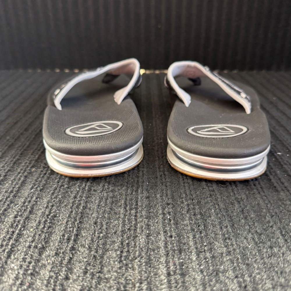 Reef Fanning Mens Black Silver Camo Flip Flops Sandals Bottle Opener Size 9 - Picture 3 of 9